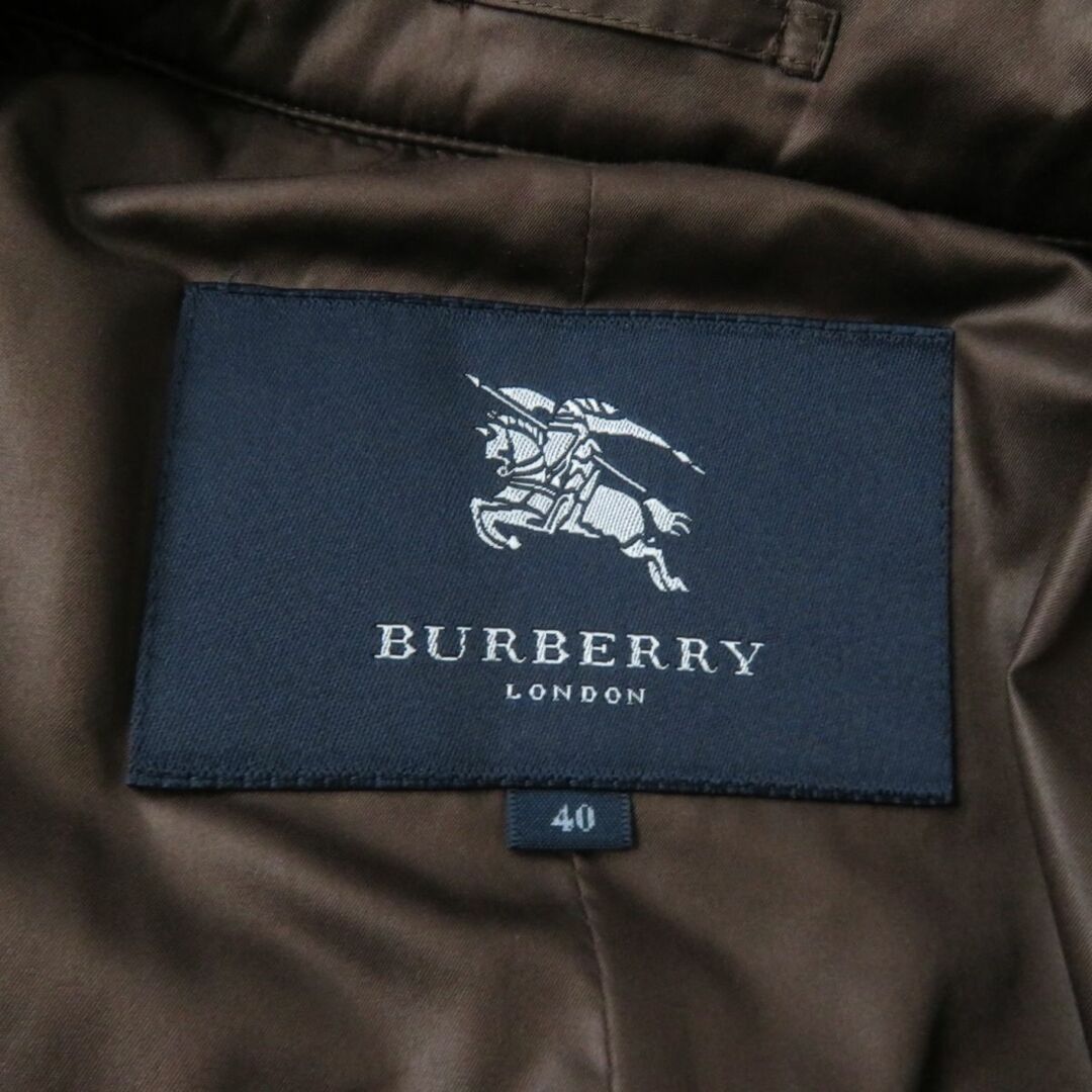 BURBERRY(バーバリー)の良品★正規品 BURBERRY LONDON バーバリーロンドン FS022-838 ロゴボタン・ベルト付き ショート丈 ダウンジャケット レディース 茶 40 レディースのジャケット/アウター(ダウンジャケット)の商品写真