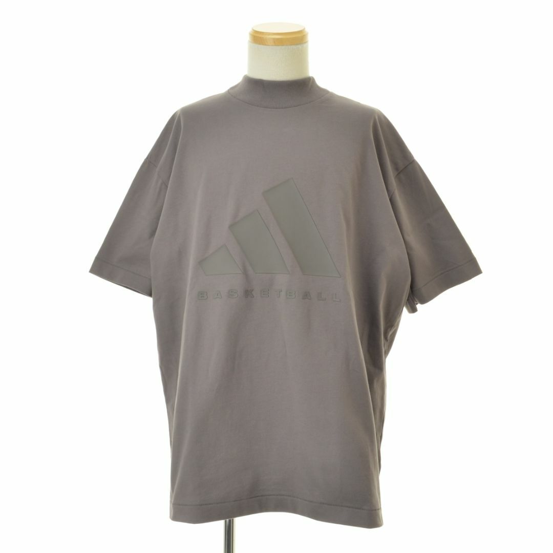 adidas(アディダス)の【ADIDAS】IX1968 バスケットボール 001 半袖Tシャツ メンズのトップス(Tシャツ/カットソー(半袖/袖なし))の商品写真