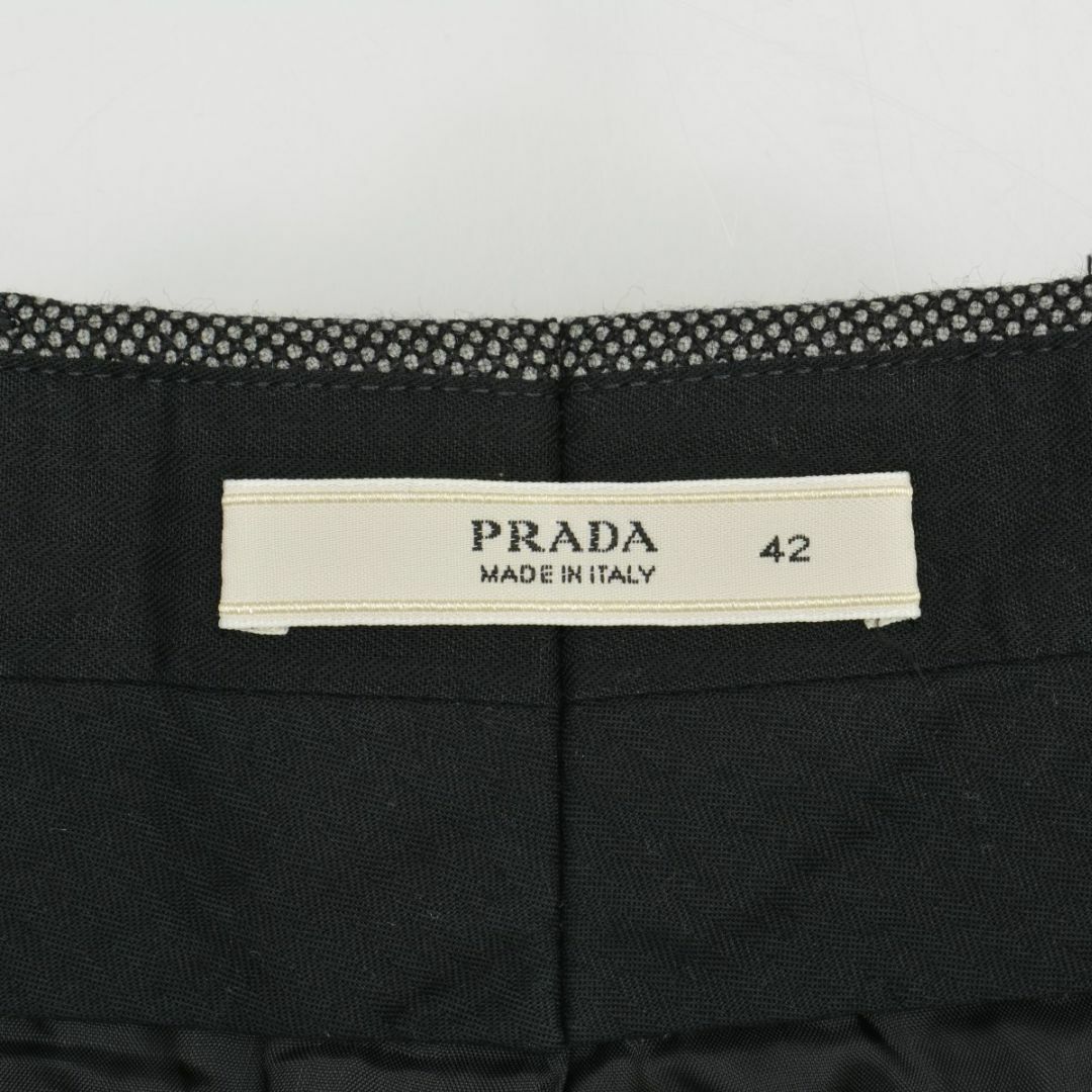 PRADA(プラダ)の【PRADA】2017年製 P204B R172 テーパードスラックスパンツ メンズのパンツ(スラックス)の商品写真