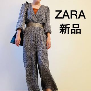 ザラ(ZARA)の【新品】ZARA ザラ　オールインワン　ジャンプスーツ　幾何学模様　総柄　小花柄(オールインワン)