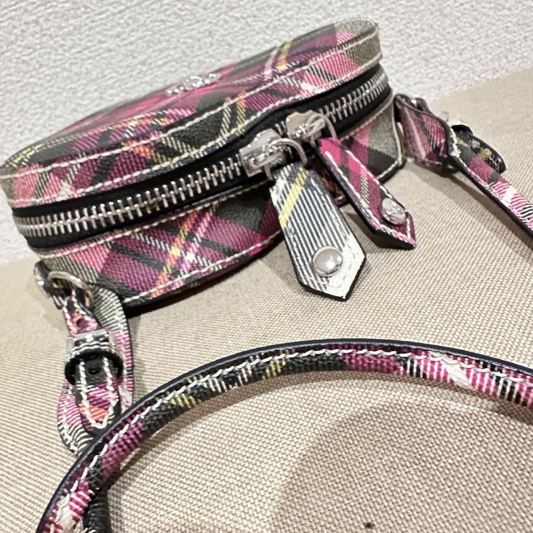 Vivienne Westwood(ヴィヴィアンウエストウッド)の未使用VivienneWestwoodオーブ＆DERBYハートショルダーバッグ レディースのバッグ(ショルダーバッグ)の商品写真