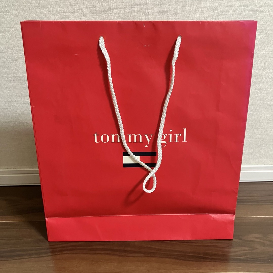 tommy girl(トミーガール)のトミーガール　紙袋　サイズ大 レディースのバッグ(ショップ袋)の商品写真