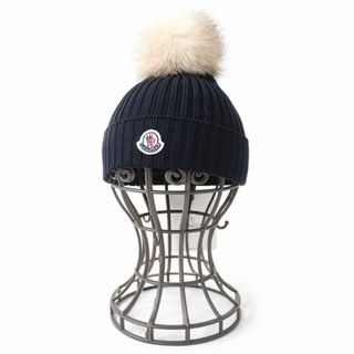 モンクレール(MONCLER)の未使用品△正規品 MONCLER モンクレール 2021年 BERRETTO バレット ロゴワッペン・フォックスファー付 ニット帽/ニットキャップ ネイビー S(ニット帽/ビーニー)