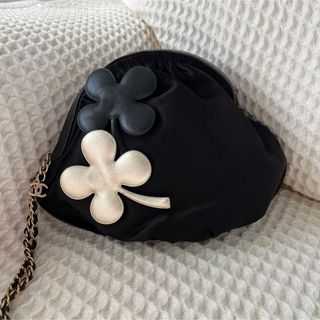 シャネル(CHANEL)のCHANEL シャネル　クラッチバッグ　美品(クラッチバッグ)