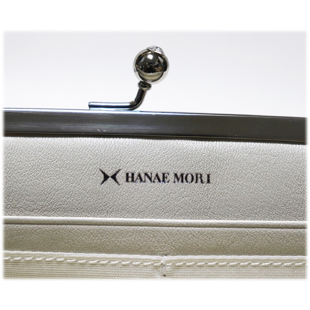 HANAE MORI(ハナエモリ)の《ハナエモリ》新品 チェーン付き オパール箔加工 2Way レザーがま口長財布 レディースのファッション小物(財布)の商品写真