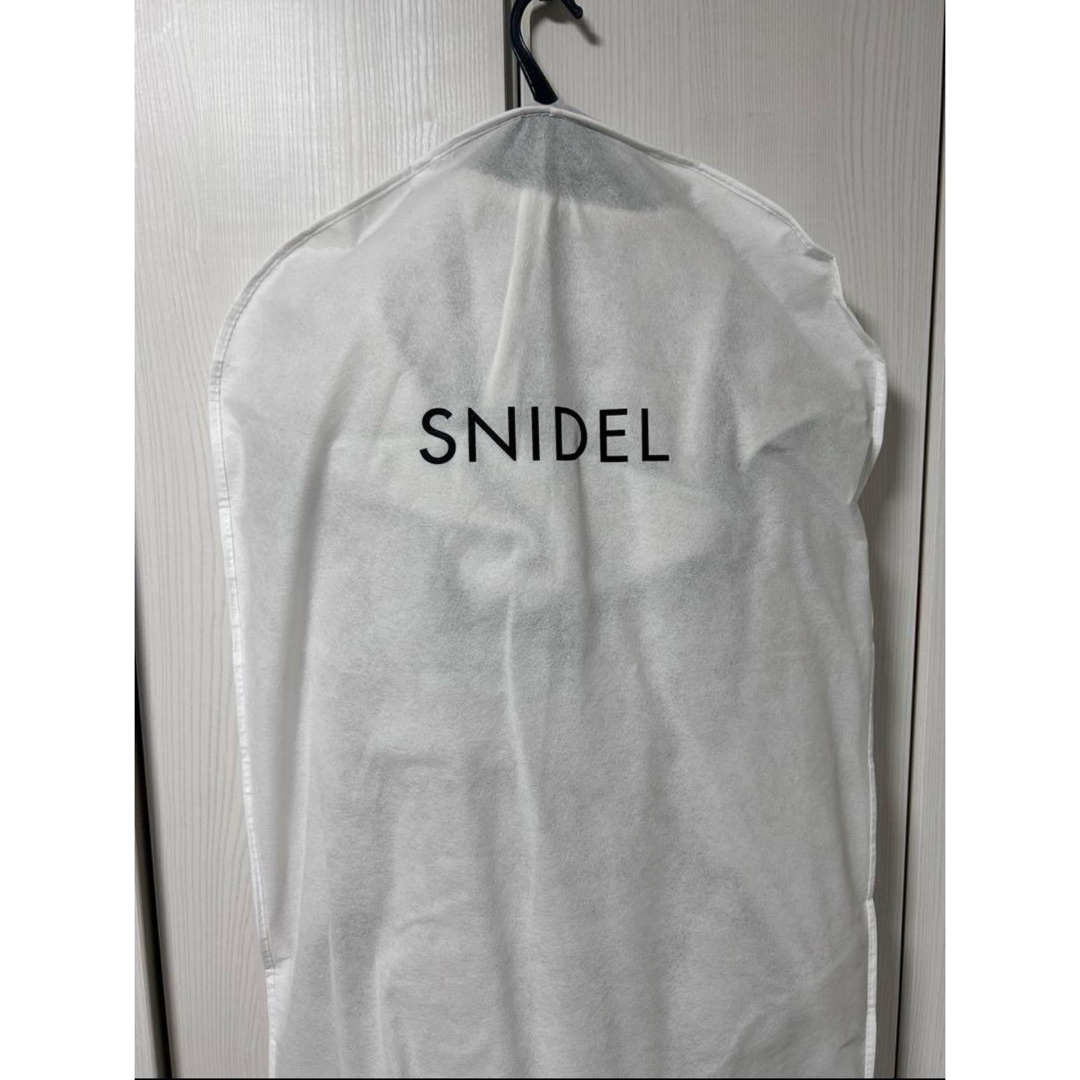 SNIDEL(スナイデル)のSNIDEL(スナイデル) パイピングフードコート オフホワイト レディースのジャケット/アウター(ロングコート)の商品写真