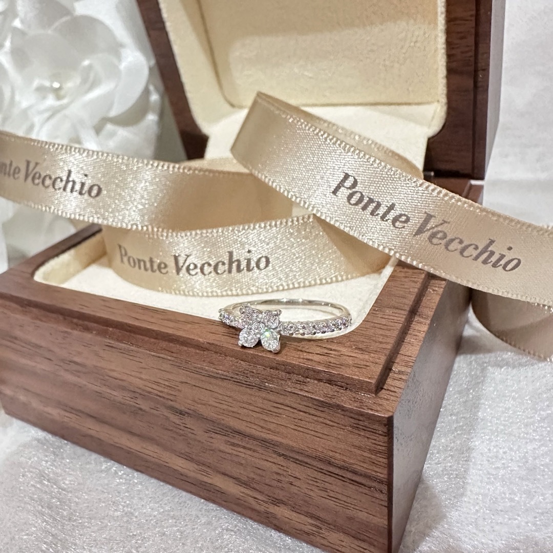 PonteVecchio(ポンテヴェキオ)の新品Ponte Vecchioお花ダイヤモンドハーフエタニティリング レディースのアクセサリー(リング(指輪))の商品写真