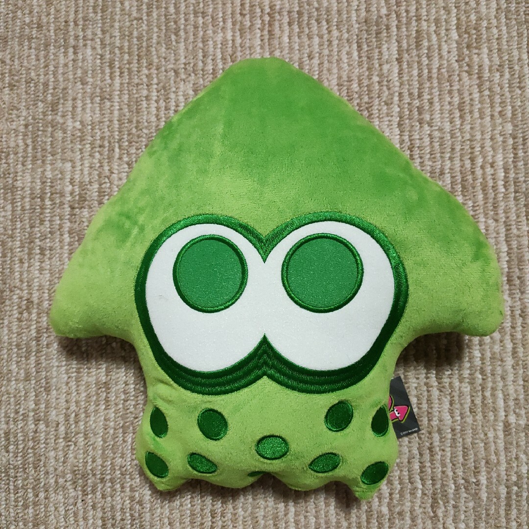 ★スプラトゥーン　リバーシブルクッション エンタメ/ホビーのおもちゃ/ぬいぐるみ(キャラクターグッズ)の商品写真