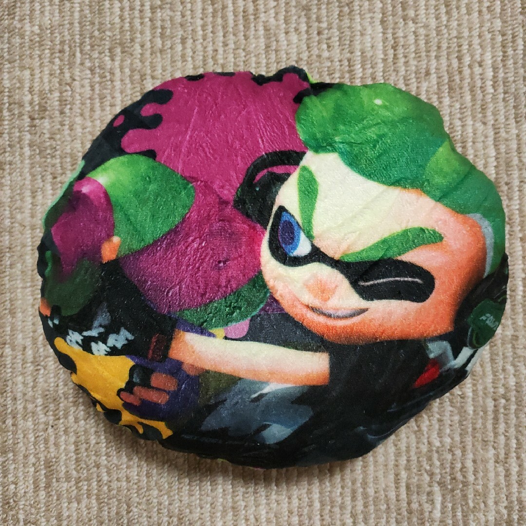 ★スプラトゥーン　リバーシブルクッション エンタメ/ホビーのおもちゃ/ぬいぐるみ(キャラクターグッズ)の商品写真