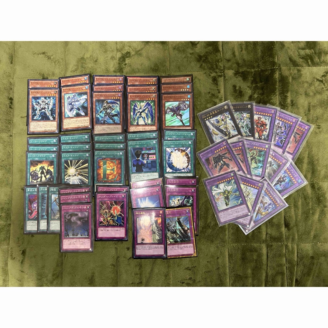 遊戯王(ユウギオウ)の遊戯王　引退品　デッキ　まとめ売り エンタメ/ホビーのトレーディングカード(Box/デッキ/パック)の商品写真