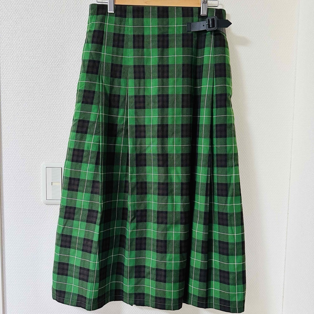 GU(ジーユー)のGU ジーユー チェック プリーツ ミディ スカート グリーン 緑 レトロ   レディースのスカート(ロングスカート)の商品写真