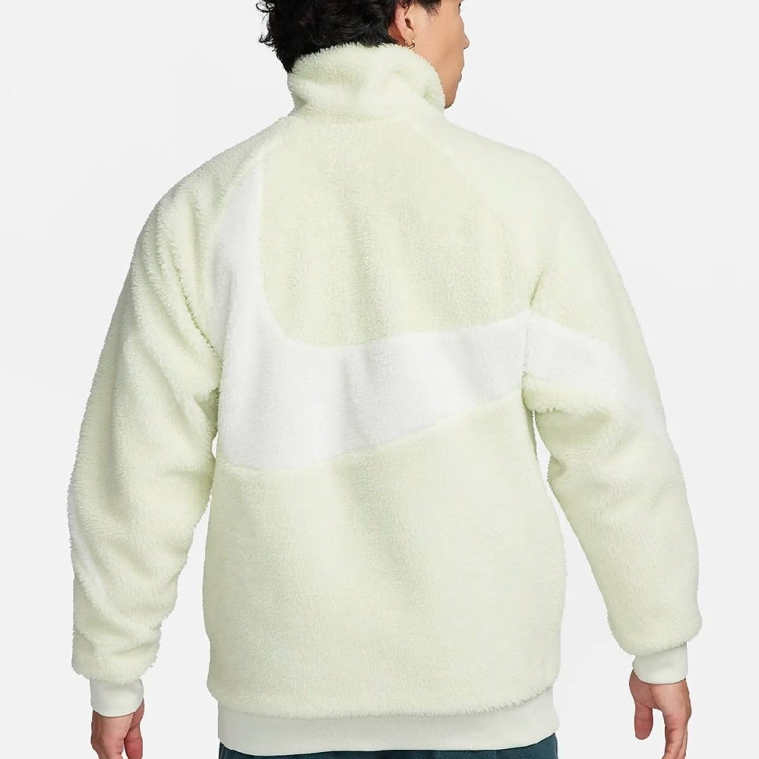 NIKE(ナイキ)の[新品] NIKE ナイキ リバーシブル ボアジャケット スウッシュ 2XL 白 メンズのジャケット/アウター(ナイロンジャケット)の商品写真