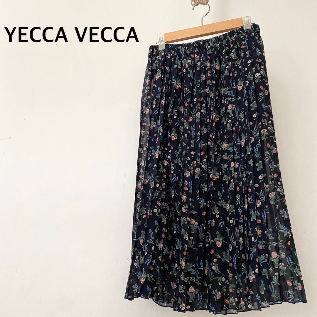 YECCA VECCA(イェッカヴェッカ)のイェッカヴェッカ　小花柄　ネイビー　ロング　スカート　プリーツ レディースのスカート(ロングスカート)の商品写真