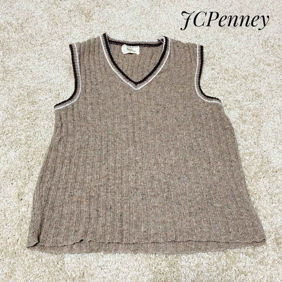 J.C.PENNEY(ジェーシーペニー)のJCPenney JCペニー　ニットベスト　ブラウン レディースのトップス(ベスト/ジレ)の商品写真