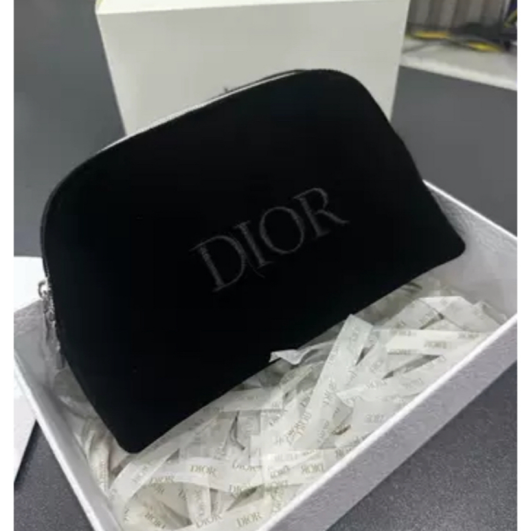 Christian Dior(クリスチャンディオール)の新品未使用　2024年 ディオール　ノベルティポーチベロア素材 レディースのファッション小物(ポーチ)の商品写真