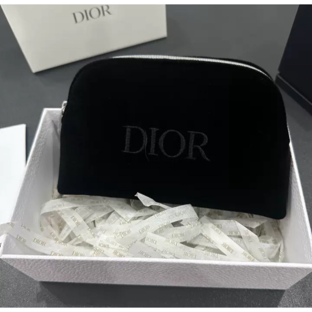 Christian Dior(クリスチャンディオール)の新品未使用　2024年 ディオール　ノベルティポーチベロア素材 レディースのファッション小物(ポーチ)の商品写真