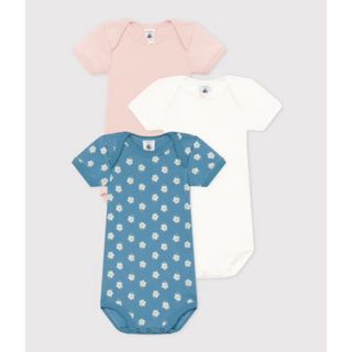 プチバトー(PETIT BATEAU)のcham様専用　プチバトー　18m 半袖ボディ3枚組　ブルー花柄(肌着/下着)