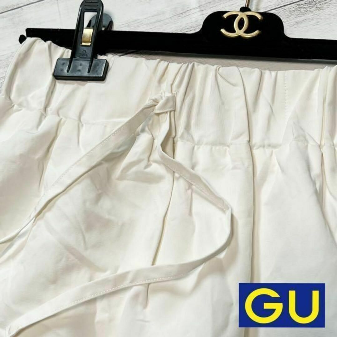 【良品】GU イージーギャザースカートＺ　ホワイト　サイズM レディースのスカート(ひざ丈スカート)の商品写真