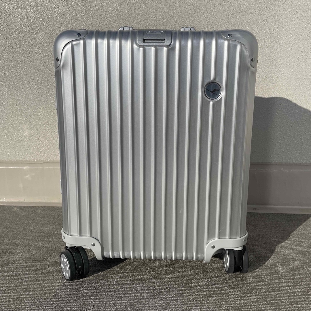 RIMOWA(リモワ)の極美品 レアサイズ RIMOWA Lufthansa スーツケース 45L メンズのバッグ(トラベルバッグ/スーツケース)の商品写真