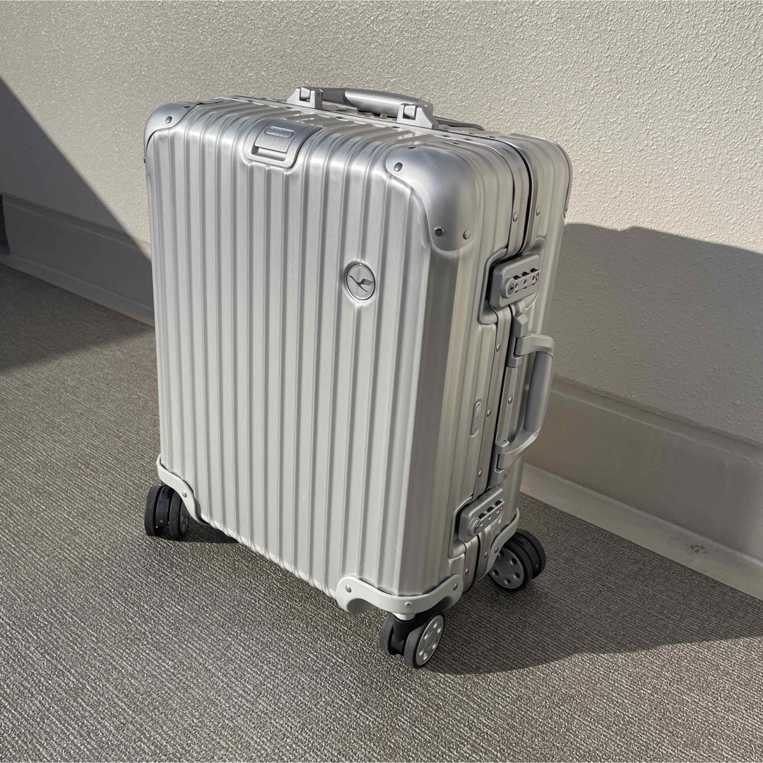 RIMOWA(リモワ)の極美品 レアサイズ RIMOWA Lufthansa スーツケース 45L メンズのバッグ(トラベルバッグ/スーツケース)の商品写真