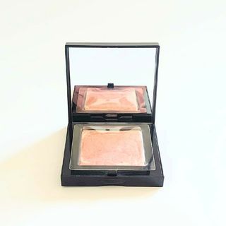 ボビイブラウン(BOBBI BROWN)の【匿名配送】ボビイブラウン ハイライティング パウダー ピンクグロウ 8g(フェイスパウダー)