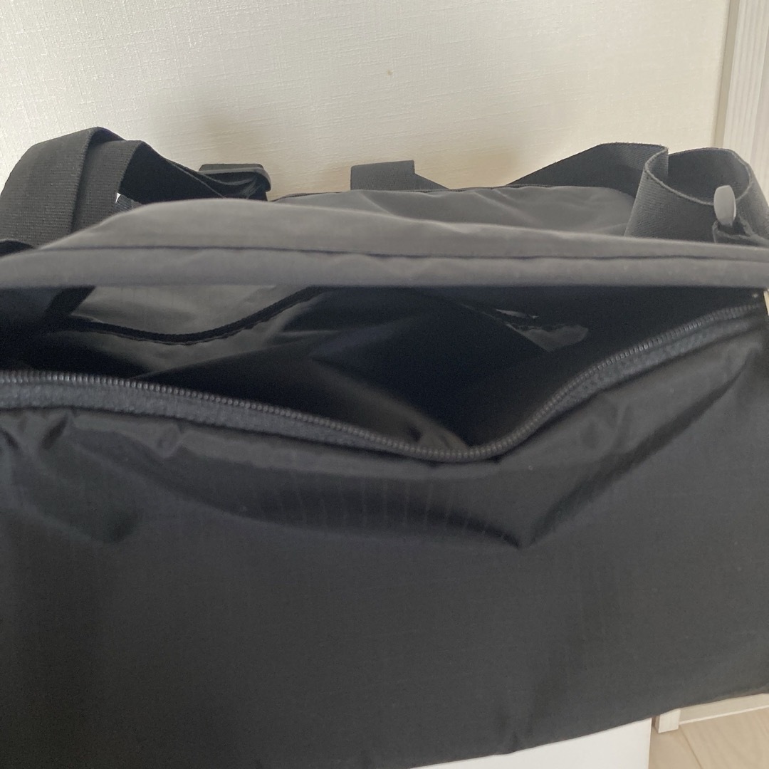 LeSportsac(レスポートサック)のレスポートサック 黒無地　ブラック バックパック リュック トートバッグ レディースのバッグ(リュック/バックパック)の商品写真
