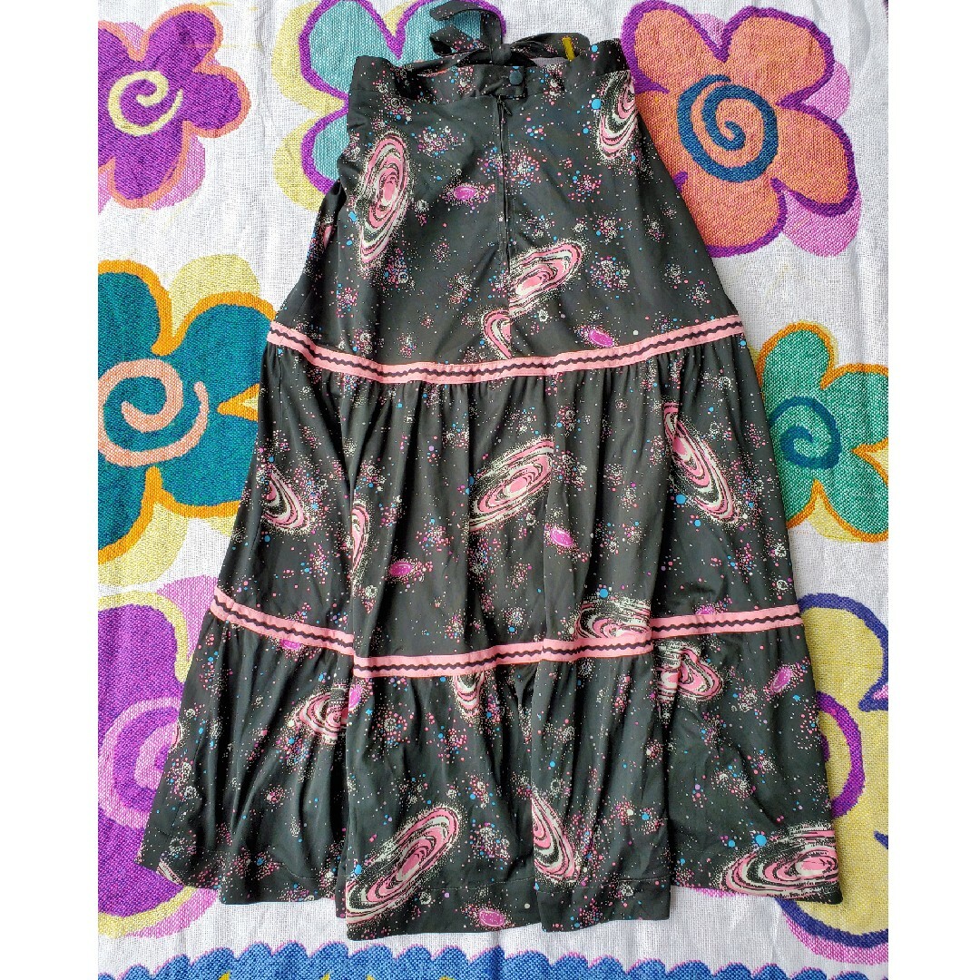 VINTAGE(ヴィンテージ)のUS vintage コスモ柄 宇宙柄 個性的 ポップ ロングスカート レディースのスカート(ロングスカート)の商品写真