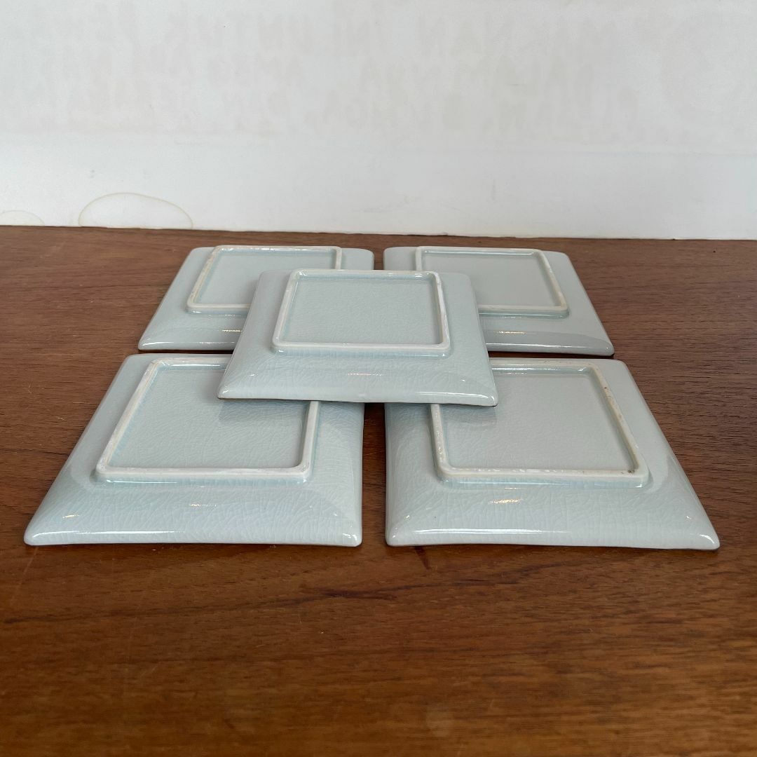 新品 未使用 銘々皿 陶泉窯 スクエア 花文 5客 桐箱 柄違 染付