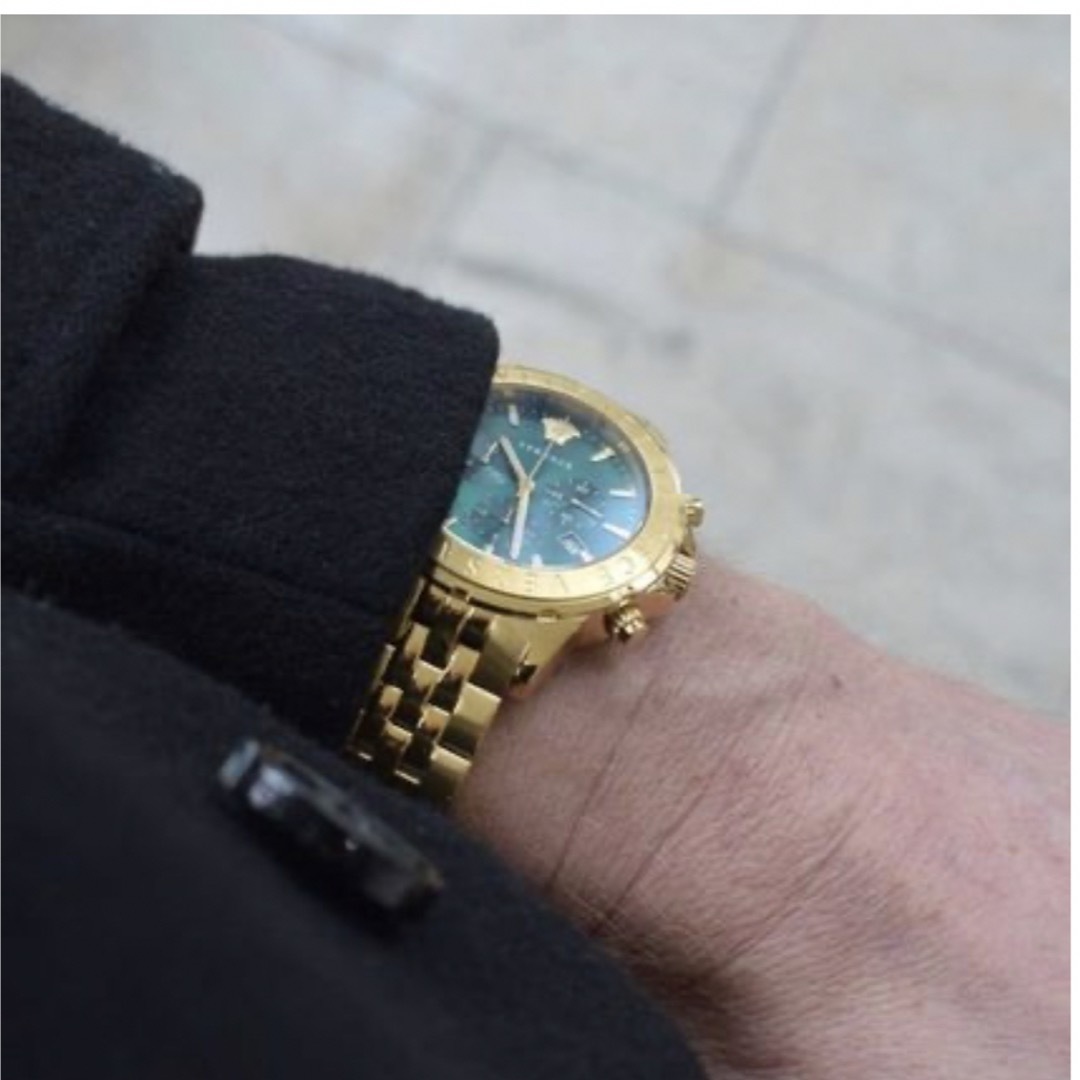 VERSACE(ヴェルサーチ)のVERSACE シグネチャーメンズウォッチ44mm メンズの時計(腕時計(アナログ))の商品写真