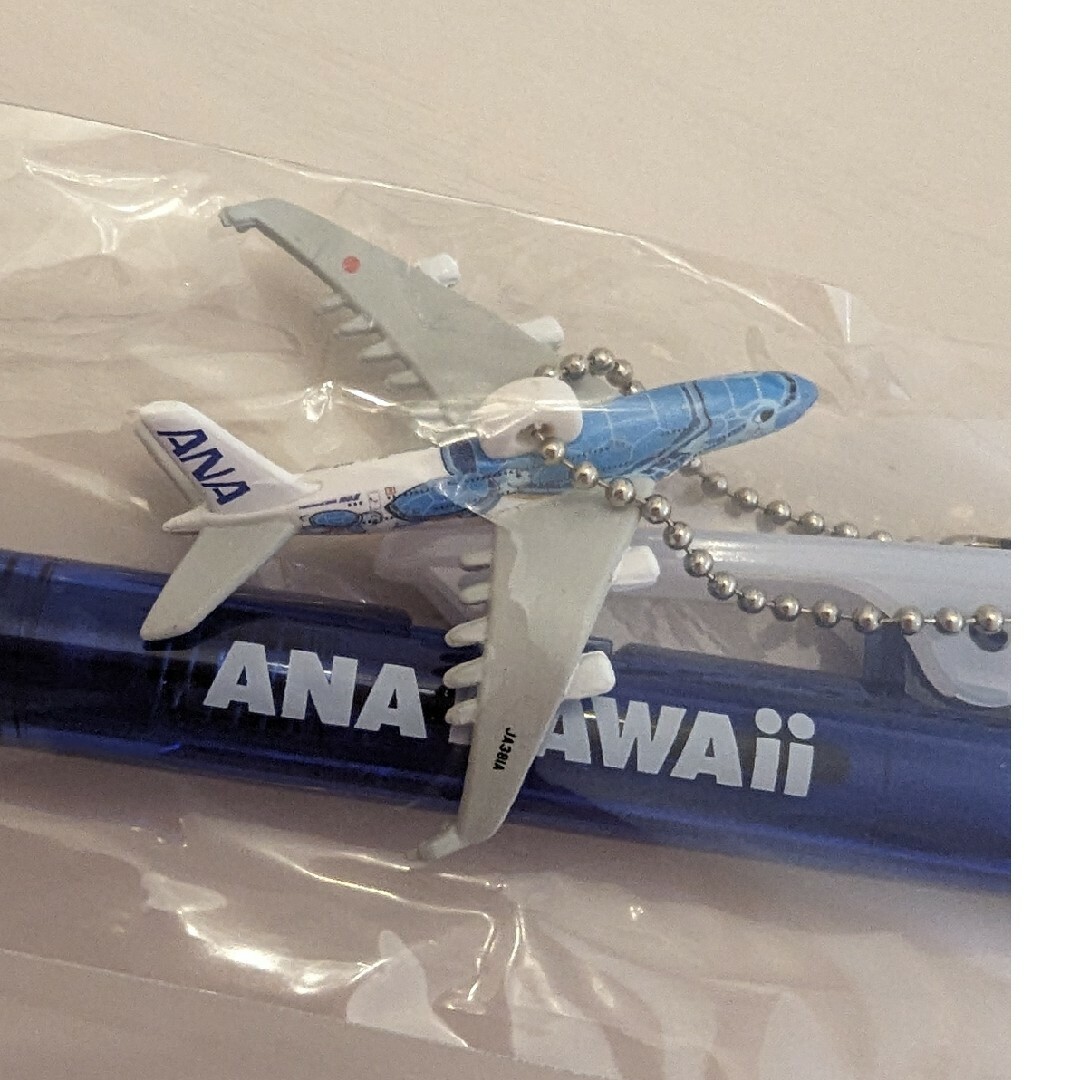 ANA(全日本空輸)(エーエヌエー(ゼンニッポンクウユ))の全日空　ボールペン2本セット　フライングホヌ　787 インテリア/住まい/日用品の文房具(ペン/マーカー)の商品写真