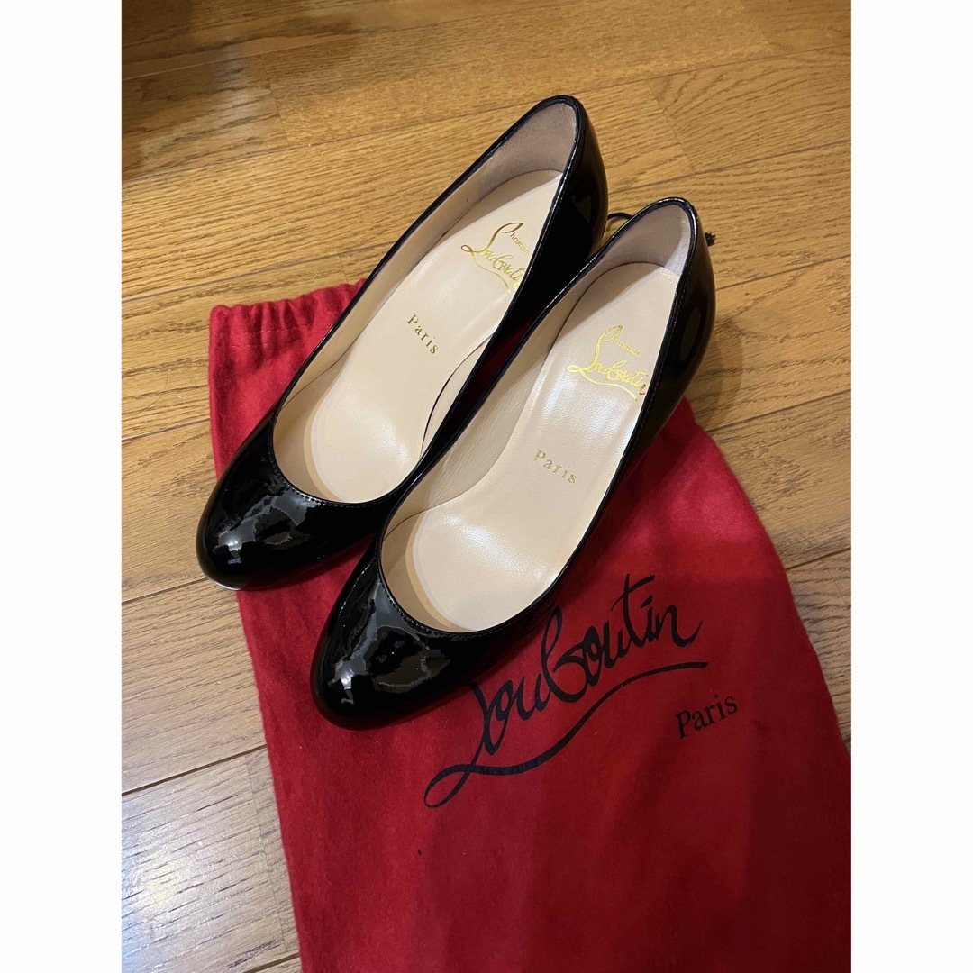 Christian Louboutin(クリスチャンルブタン)のクリスチャンルブタン　パンプス黒 レディースの靴/シューズ(ハイヒール/パンプス)の商品写真