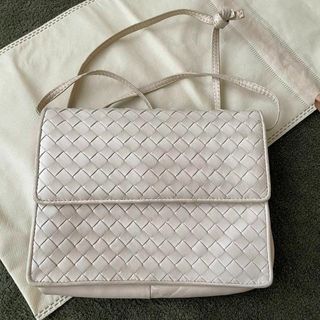 ボッテガヴェネタ(Bottega Veneta)の超美品 【BOTTEGA VENETA】 ボッテガヴェネタ 白 ポーチ(ショルダーバッグ)