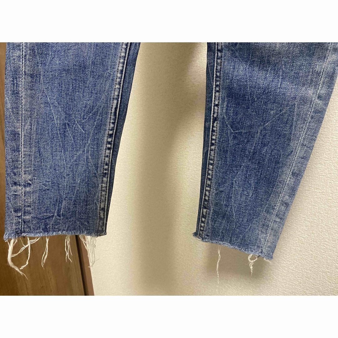 ZARA(ザラ)のZARA スキニー　カットオフデニム　34 レディースのパンツ(スキニーパンツ)の商品写真