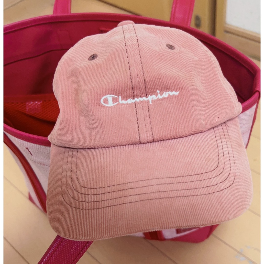 Champion(チャンピオン)のChampion  コーデュロイキャップ ピンク レディースの帽子(キャップ)の商品写真