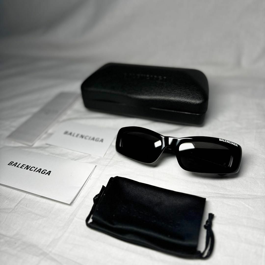 Balenciaga(バレンシアガ)のバレンシアガ  レクタンギュラー サングラス ブラック BB0266S W レディースのファッション小物(サングラス/メガネ)の商品写真