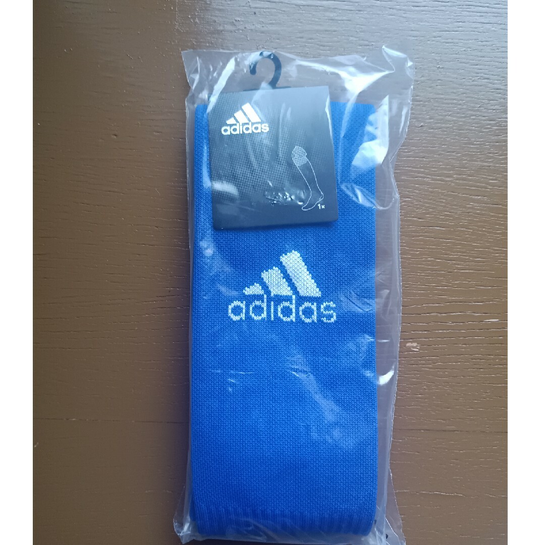 adidas(アディダス)の新品　22〜24cm　アディダス　サッカーストッキング スポーツ/アウトドアのサッカー/フットサル(ウェア)の商品写真