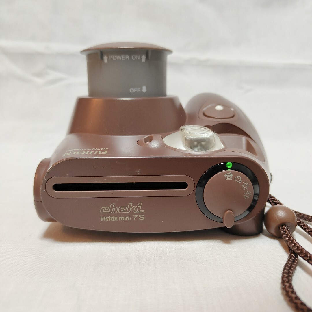 富士フイルム(フジフイルム)のFUJIFILM　instax mini 7S　チョコ スマホ/家電/カメラのカメラ(フィルムカメラ)の商品写真
