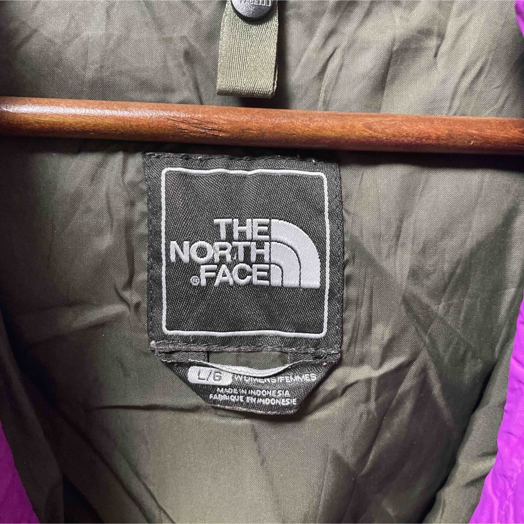 THE NORTH FACE(ザノースフェイス)の美品　ザノースフェイス　マウンテンパーカー　ジャケット　紫　フーディ レディースのジャケット/アウター(ナイロンジャケット)の商品写真