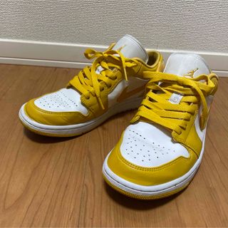 ナイキ(NIKE)の美品　ナイキ　エアジョーダン1 ロー　LOW ホワイト　ラパン(スニーカー)