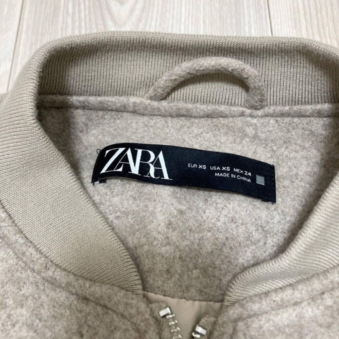 ZARA(ザラ)のZARA プラッシュボンバージャケット　XS レディースのジャケット/アウター(ブルゾン)の商品写真