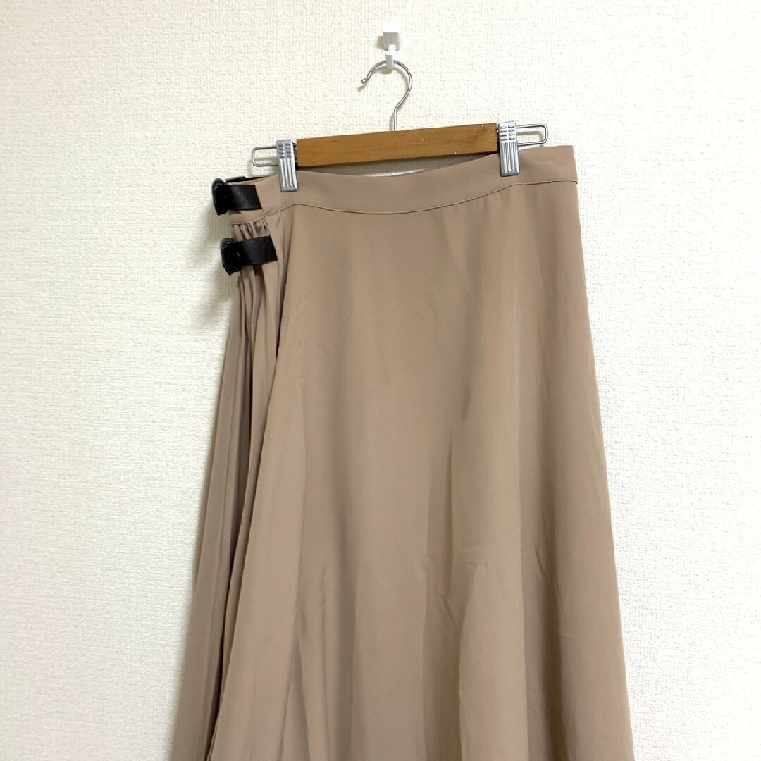 ラジエム　プリーツスカート　L　ベージュ　フレアスカート　きれいめ　ポリ　ロング レディースのスカート(ロングスカート)の商品写真