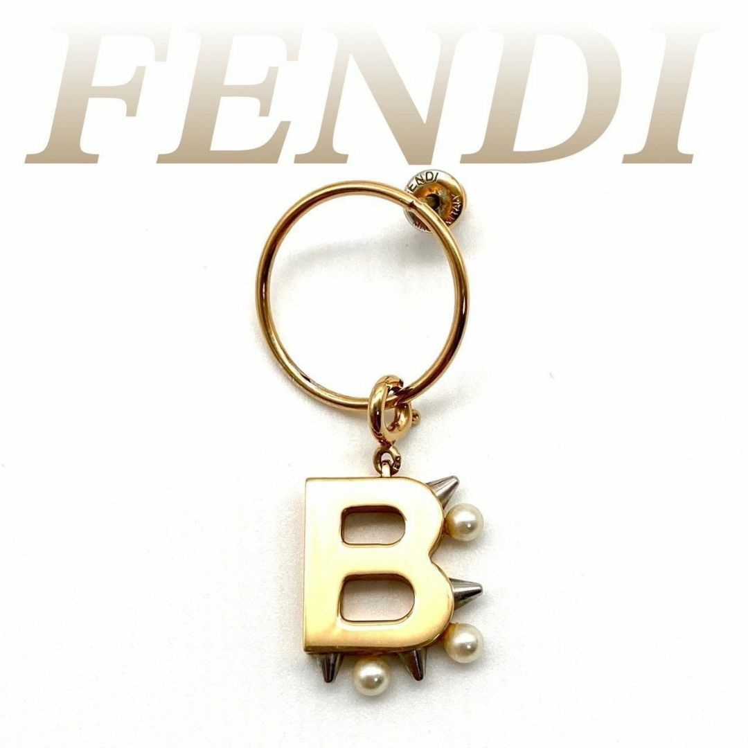 FENDI(フェンディ)のフェンディ　ピアス　パール　スタッズ　ゴールド60227 レディースのアクセサリー(ピアス)の商品写真