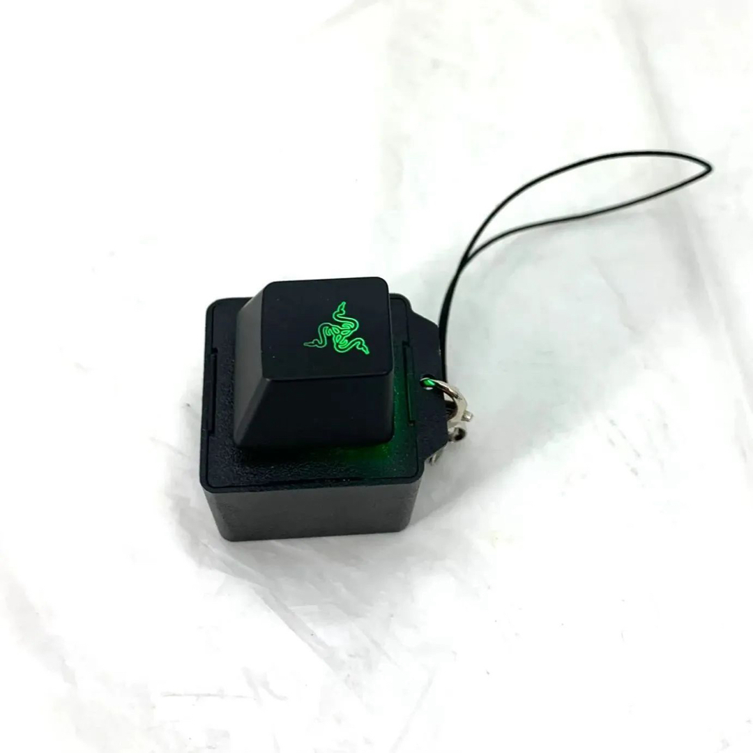 Razer(レイザー)のRazer (レイザー) メカニカル キースイッチ キーホルダー クローマ  スマホ/家電/カメラのPC/タブレット(PCパーツ)の商品写真