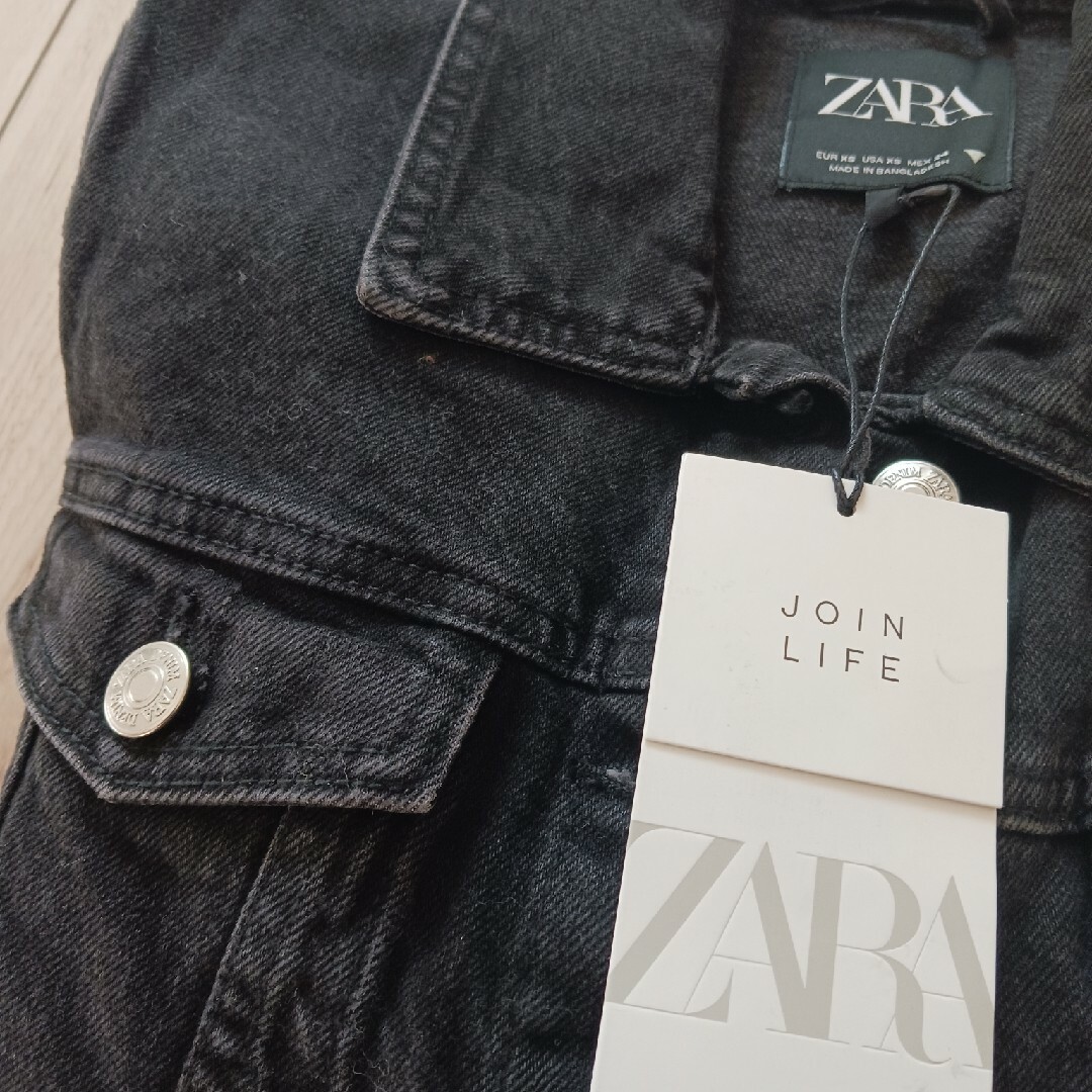 ZARA(ザラ)のZARAデニムジャケットブラックデニムXS レディースのジャケット/アウター(Gジャン/デニムジャケット)の商品写真