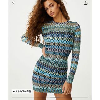 bershkaロングスリーブ サイドカットアウト ミニワンピース