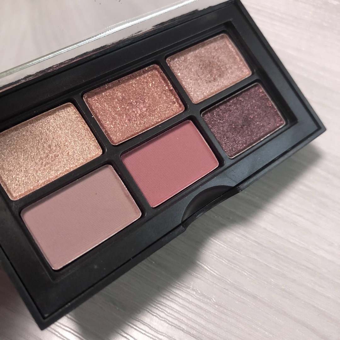 NARS(ナーズ)のNARS アンラップドミニアイシャドーパレット DOLCE VITA コスメ/美容のベースメイク/化粧品(アイシャドウ)の商品写真