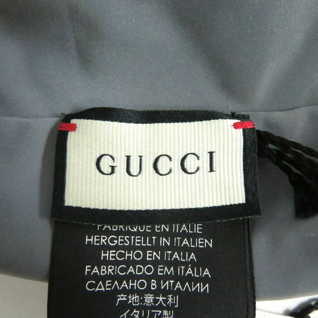 Gucci(グッチ)の未使用品□2019年製　GUCCI/グッチ　595703　ウェブライン　リフレクティブ　フード/つけ襟　シルバー　M　イタリア製　正規品　保存袋付 メンズのトップス(その他)の商品写真