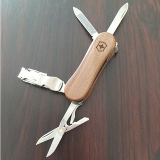 ビクトリノックス(VICTORINOX)の美品 ビクトリノックス・ネイルクリップ 580 ウッド(登山用品)