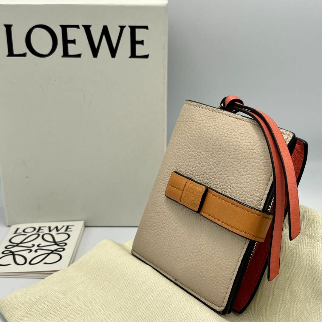 LOEWE(ロエベ)のLOEWE 折り財布 コンパクト ジップウォレット ソフトグレインカーフ レディースのファッション小物(財布)の商品写真