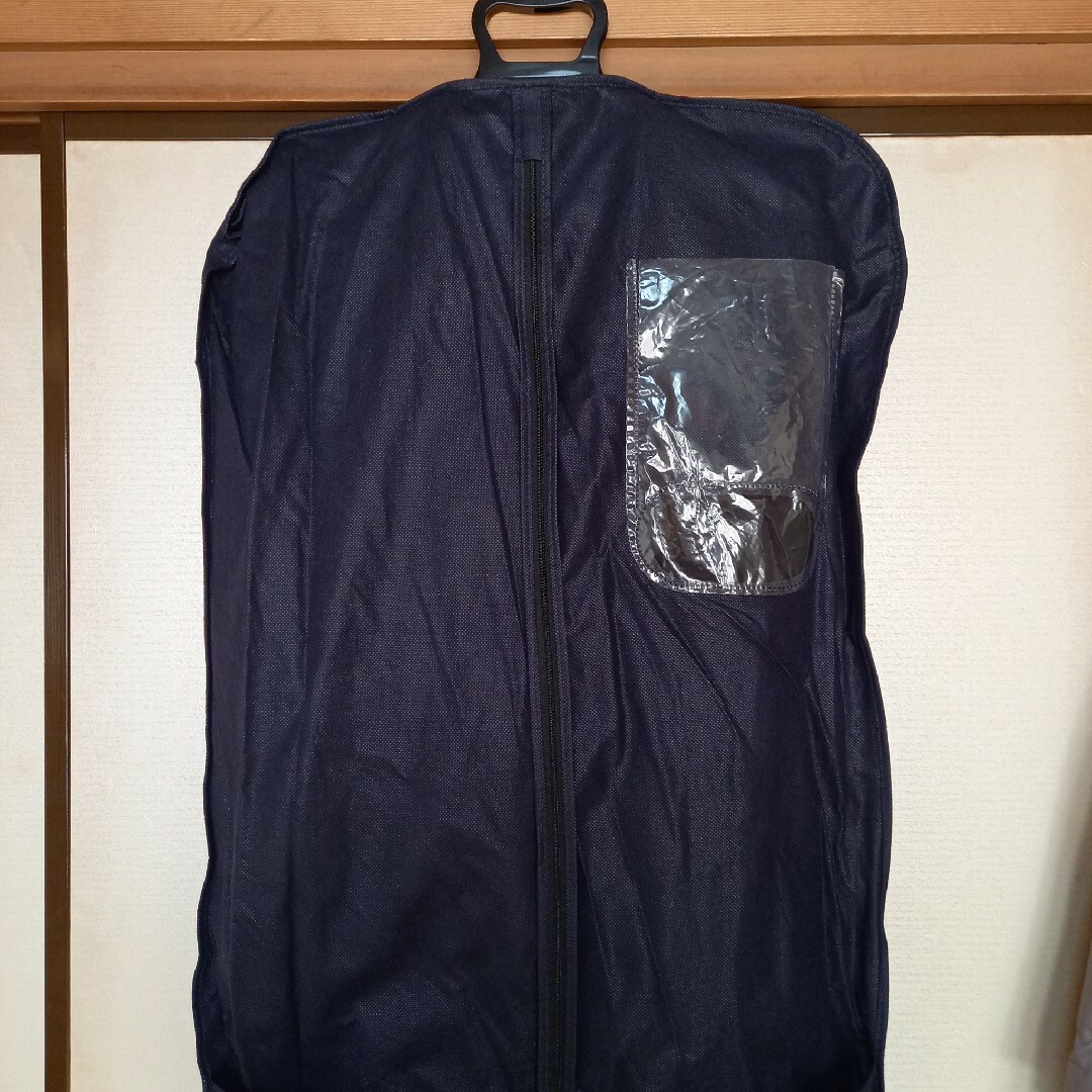 ORIHICA(オリヒカ)のオリヒカ　ブラック ストライプ　セットアップ　カバー付き　マシンウォッシャブル メンズのスーツ(セットアップ)の商品写真